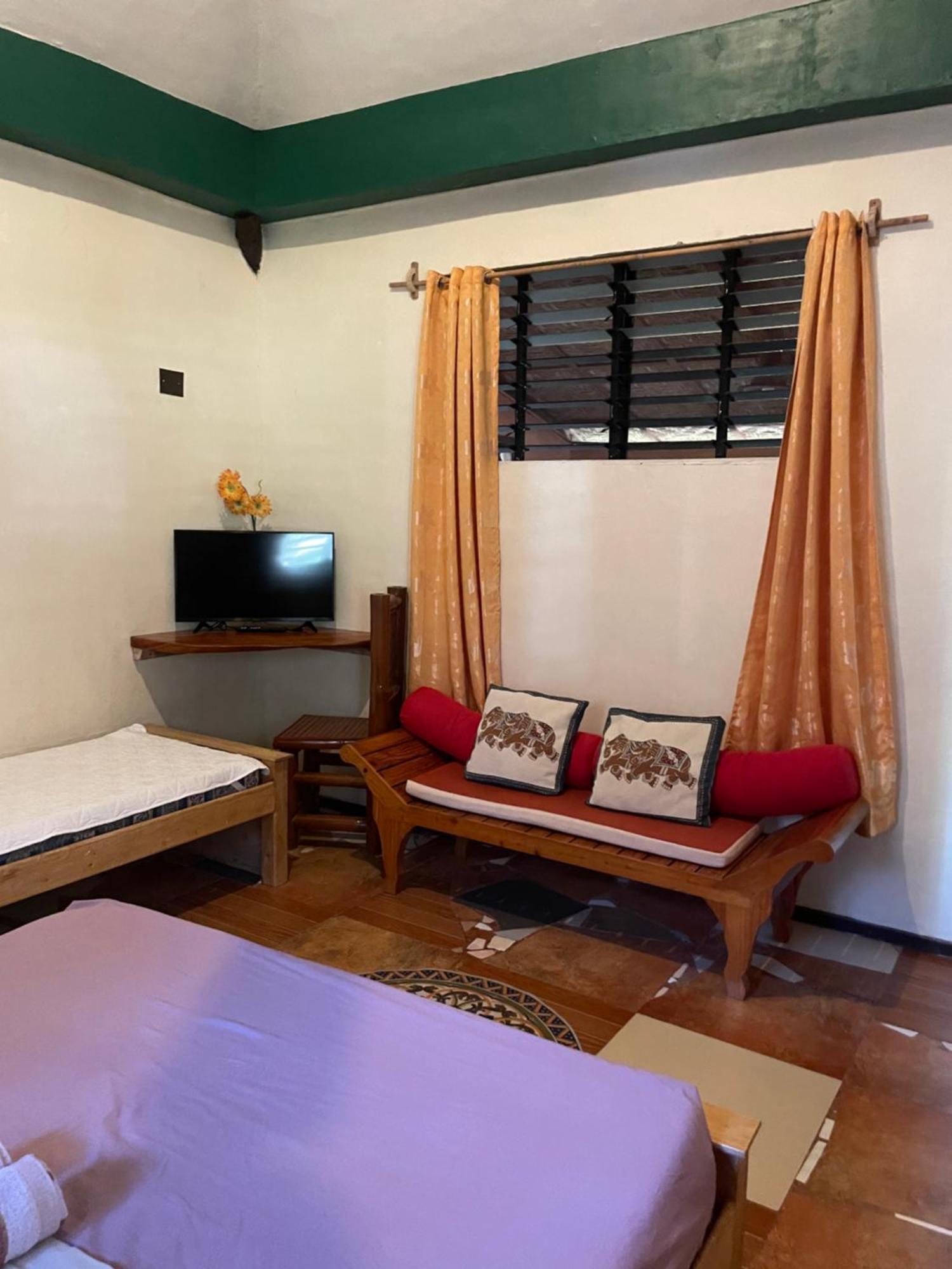 Chelle'S Guesthouse And Backpackers Сикихор Экстерьер фото