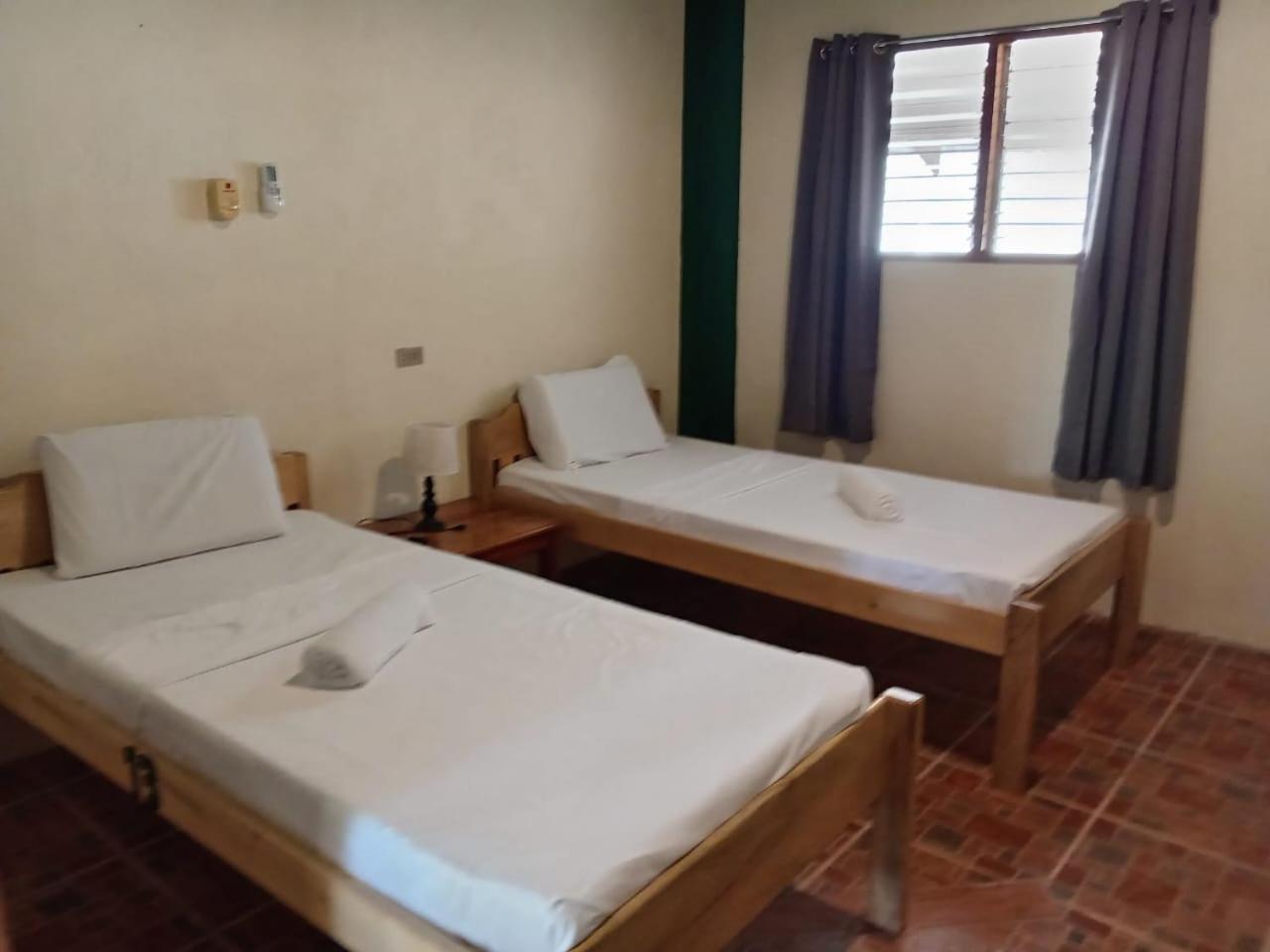 Chelle'S Guesthouse And Backpackers Сикихор Экстерьер фото