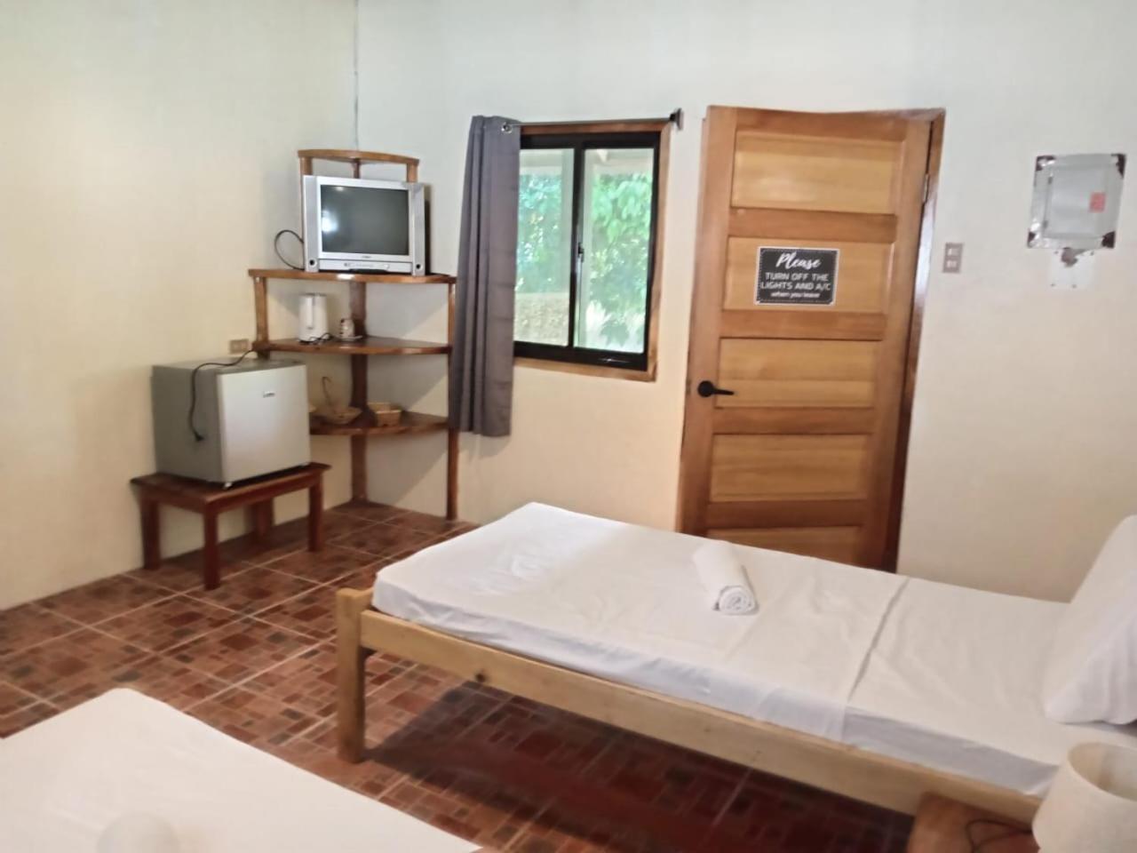 Chelle'S Guesthouse And Backpackers Сикихор Экстерьер фото